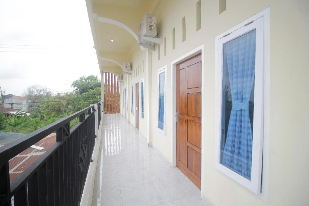 Oyo 2555 Diva Residen Syariah Hotel Jambi Eksteriør billede