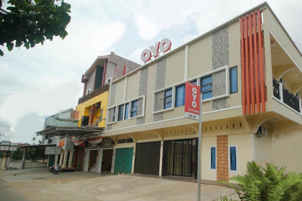 Oyo 2555 Diva Residen Syariah Hotel Jambi Eksteriør billede