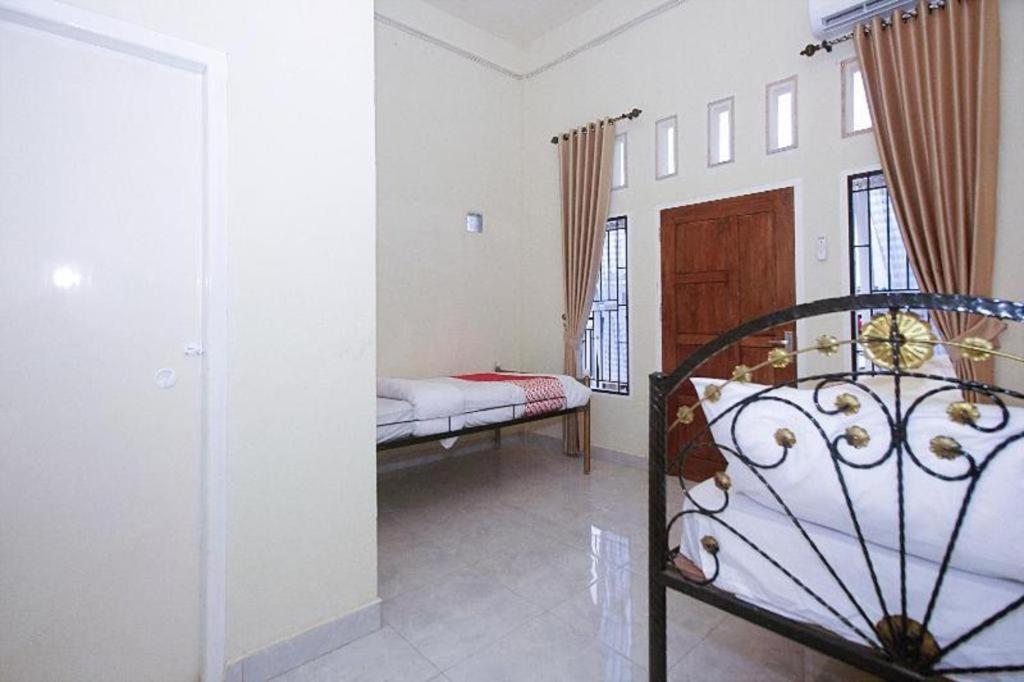 Oyo 2555 Diva Residen Syariah Hotel Jambi Eksteriør billede